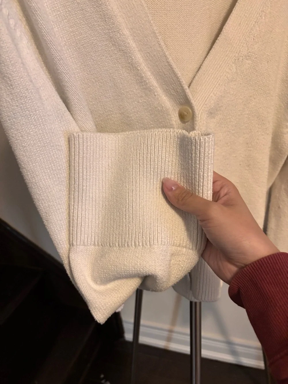 Banana Republic Light Cream V-Neck Button Front Women's Cardigan Sweater - Picture 4 of 7